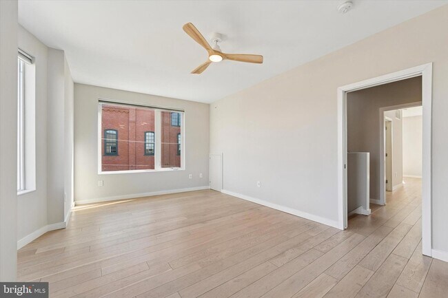 Building Photo - 120 W Oxford St