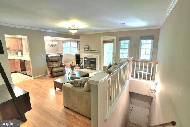 Primary Photo - 5704 Chapman Mill Dr