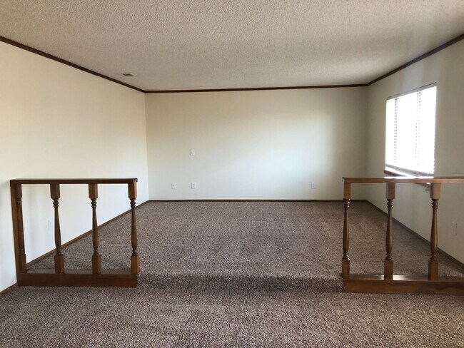 Building Photo - Spring Valley Lake Home