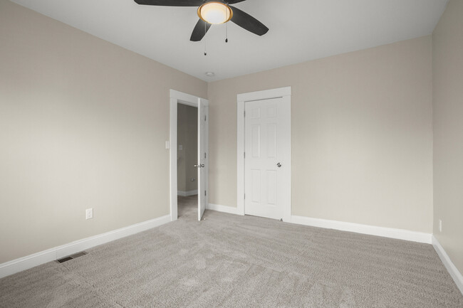 Building Photo - 2909 Fischer St