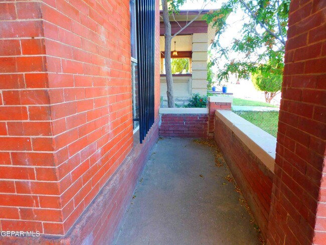 Building Photo - 1024 Upson Dr