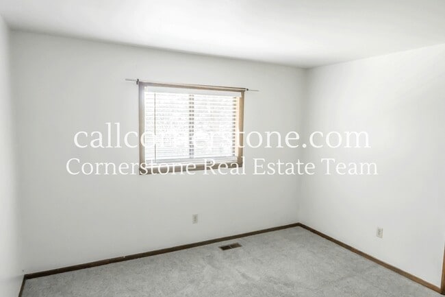 Building Photo - 3427 Clubheights Dr