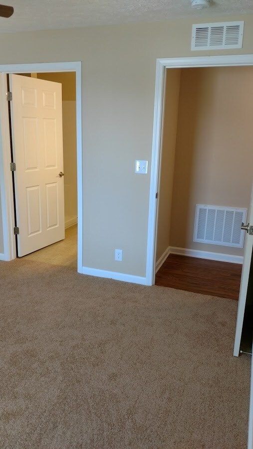 Building Photo - 11301 Breeze Cir