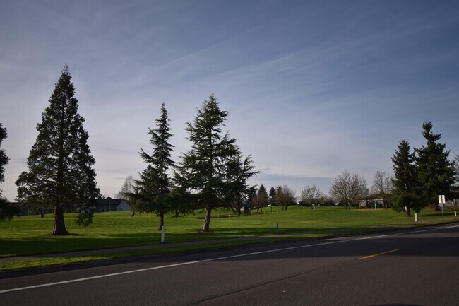 Building Photo - 2485 Meridian Dr