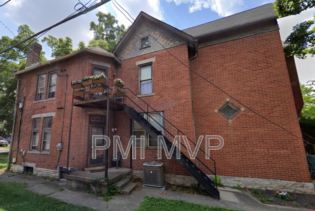 Primary Photo - 217 W Hubbard Ave