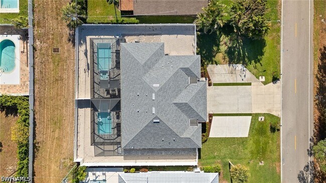 Building Photo - 745 91st Ave N