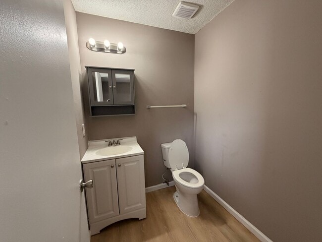 Building Photo - 199 Sheppard St