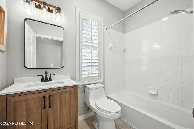 Building Photo - 4565 E Seneca Dr