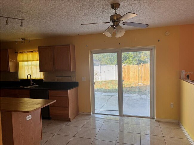 Building Photo - 712 Waxwing Ct