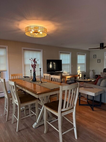 Building Photo - 167 Camelot Shore Dr