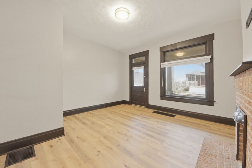 Building Photo - 767 Wager St