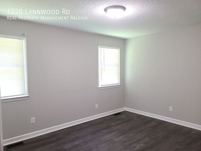 Building Photo - 1220 Lynnwood Road