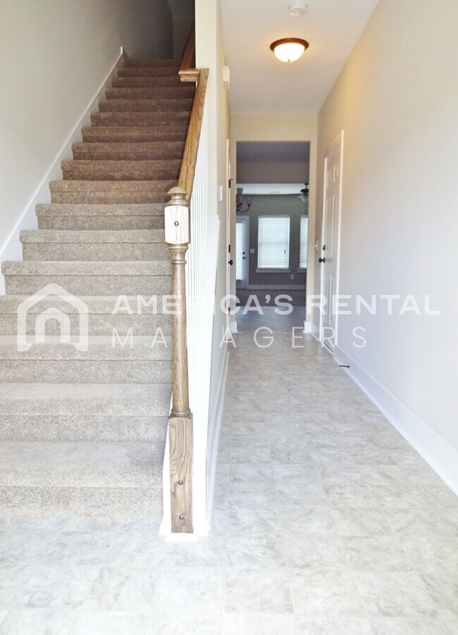 Building Photo - Spacious Town Home in Gardendale - Available to view NOW!!!