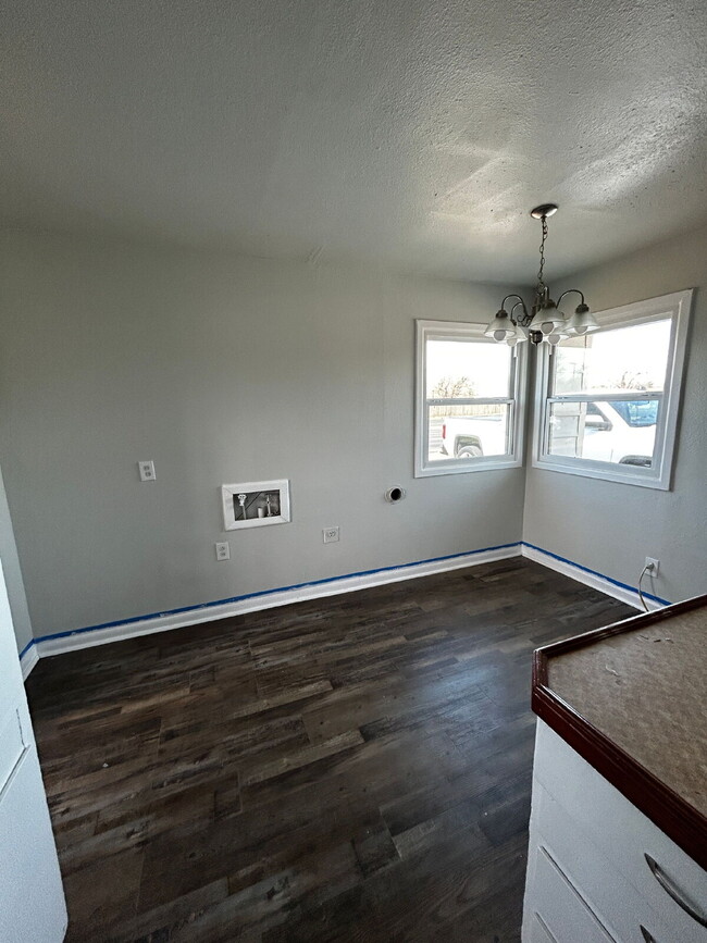 Building Photo - Cute, nicely remodeled 2 Bedroom 1 Bathroom