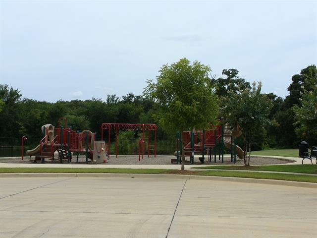 Building Photo - 1301 Piedmont Dr