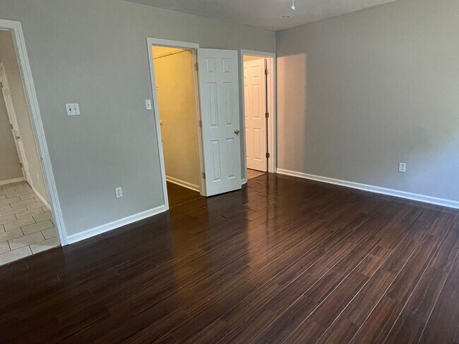 Building Photo - 1425 Joyner Dr