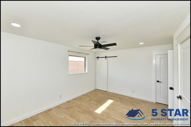 Building Photo - 3217 Wedgewood Dr