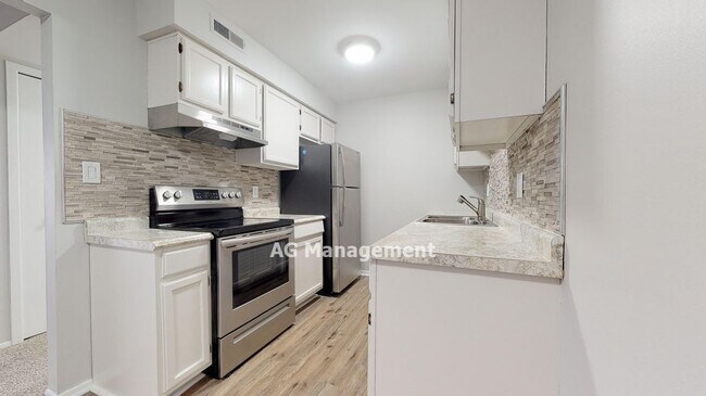 Primary Photo - 1824 N Washington Ave