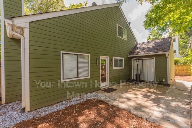 Building Photo - 505 Oakdale Rd NE