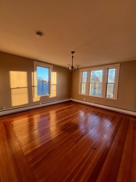 Building Photo - 61 Park St