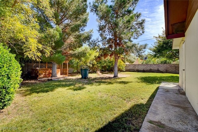 Building Photo - 5649 Sheila Ave