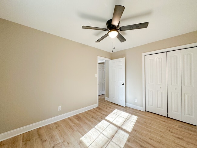 Building Photo - 809 Teaberry Ln
