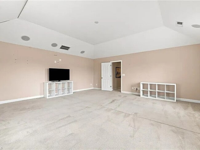 Building Photo - Lease OR Lease to Own