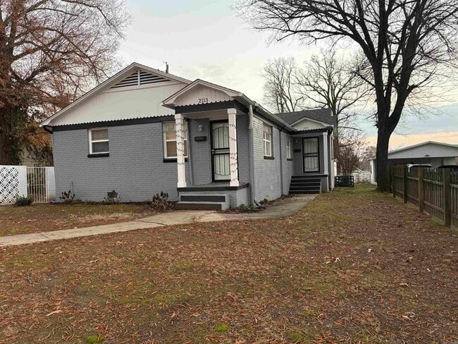 Building Photo - 2117 W 19th St