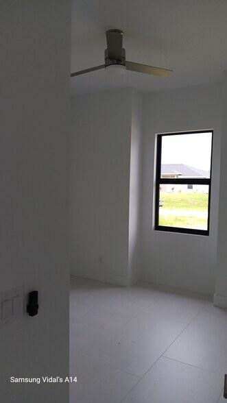 Building Photo - 155 Flanders St