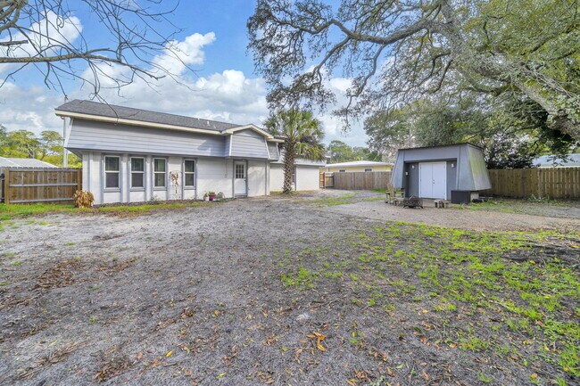 Building Photo - 358 Kepner Dr NE