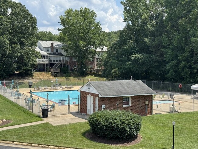 Building Photo - 6103 Newington Dr