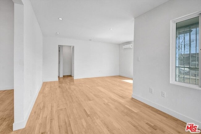 Building Photo - 21431 Moneta Ave