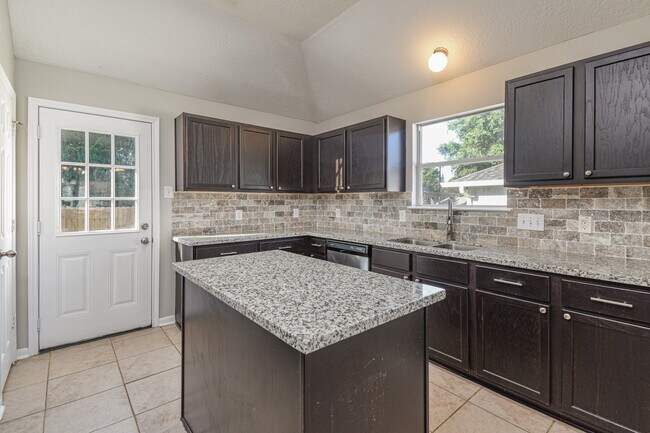 Building Photo - 5500 N Buffalo Cir