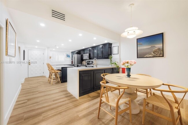 Building Photo - 2600 Cardena St