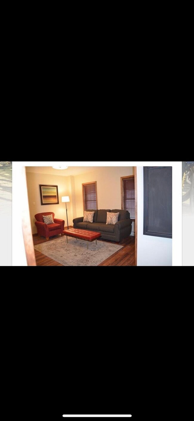 Primary Photo - 35 Miller St