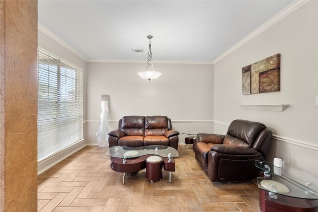 Building Photo - 510 Crestwater Ct