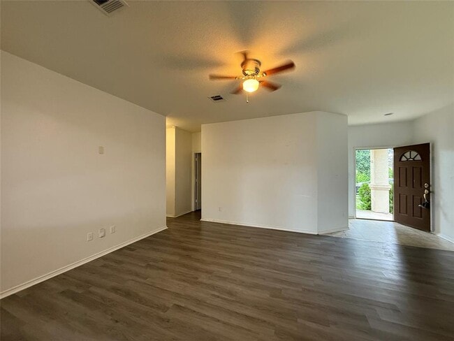 Building Photo - 1722 E Mesa Park Dr