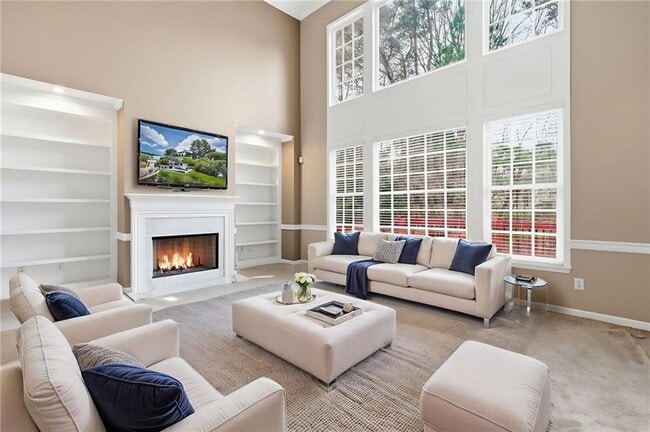 Building Photo - 310 Stoneleigh Dr SW