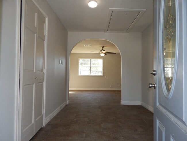 Building Photo - 206 Arnett Ln