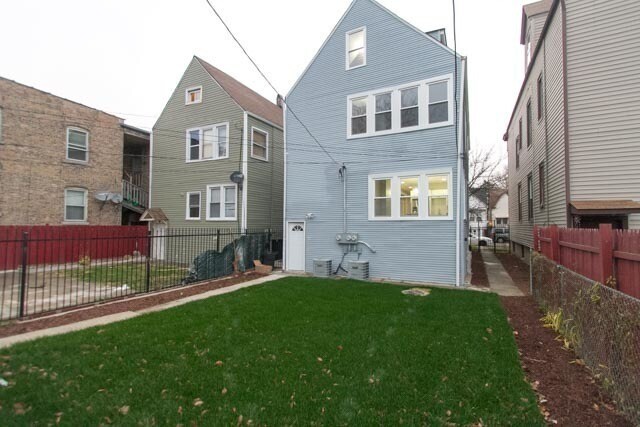 Building Photo - 2218 Lawndale Ave