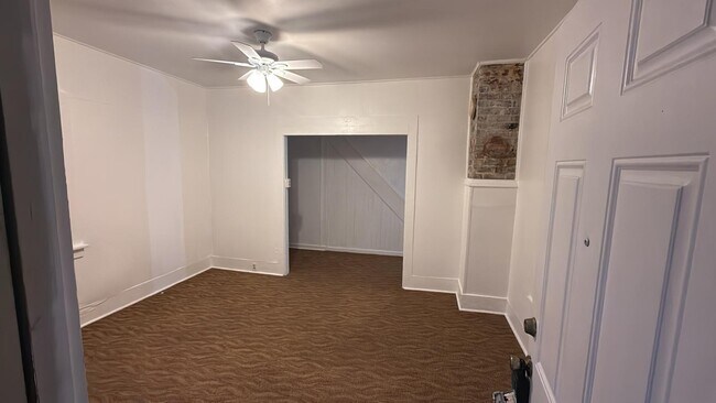 Building Photo - 131 Cottage Ln