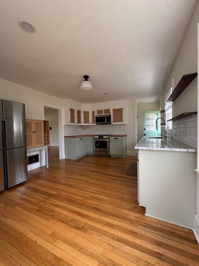 Building Photo - Unique and pristine home for rent in Cave Spring! 2BR 1.5 Bath