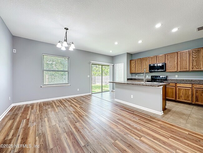 Building Photo - 243 Buck Run Way