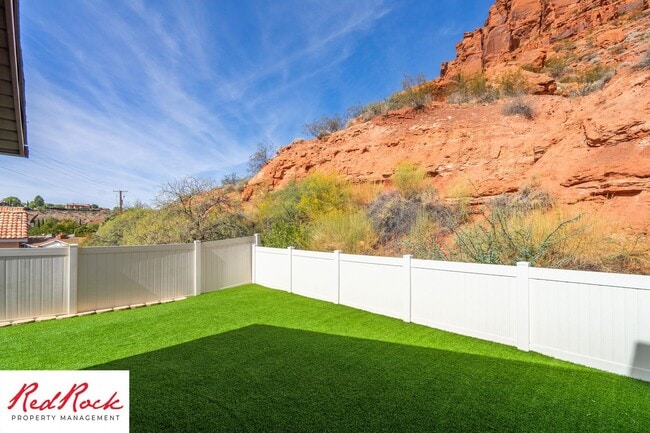 Building Photo - 3 Bedroom Home with Red Rock Views and Community Pool