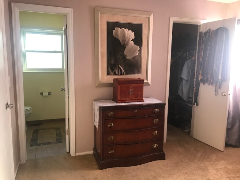 Building Photo - 13131 E Florida Ave