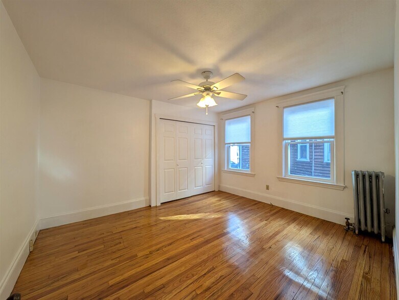 Building Photo - 119 Lowell St