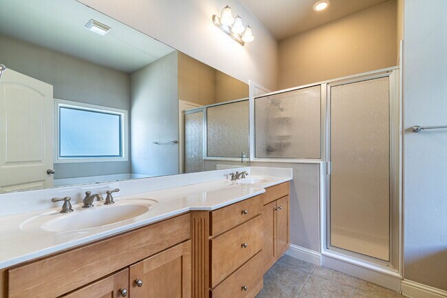 Building Photo - Charming 3-Bedroom Home with 2 Full Baths & 1,750 Sq. Ft. of Comfort in Fayetteville!