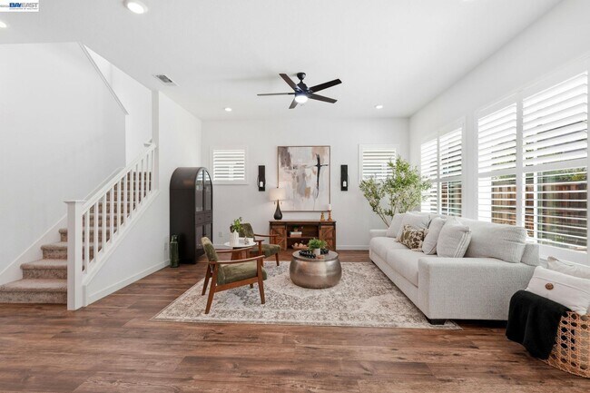 Building Photo - 1550 Plumas Dr