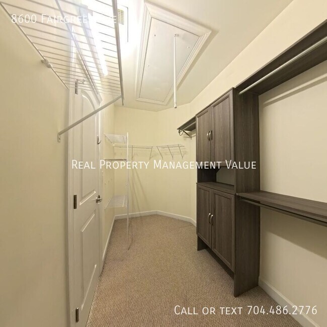 Building Photo - 8600 Fairgreen Avenue