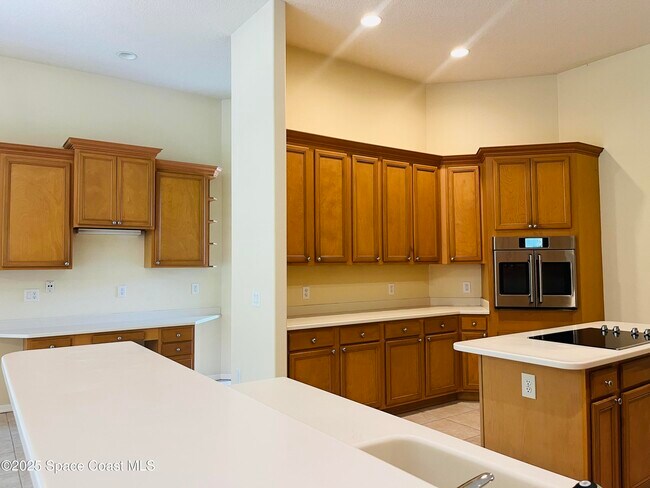 Building Photo - 5810 Eagle Way